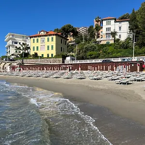vicino-al-mare-soleggiato-in-centro.hotelitalianriviera.com/